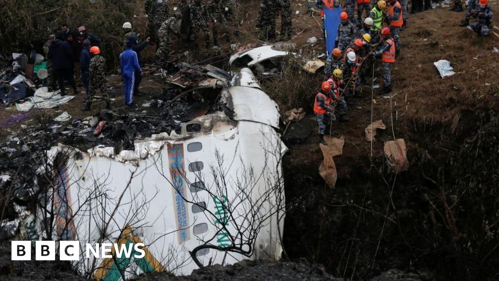 nepal plane crashes