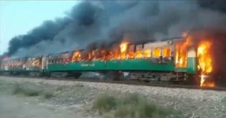 2019 pakistan train fire