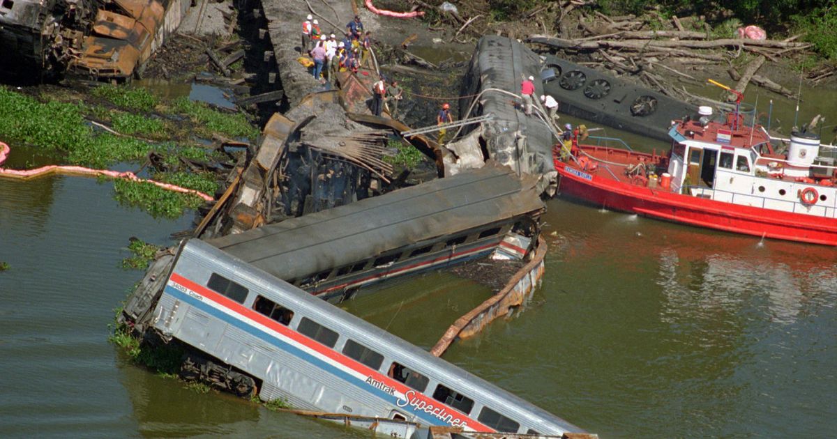 1993 big bayou canot train wreck